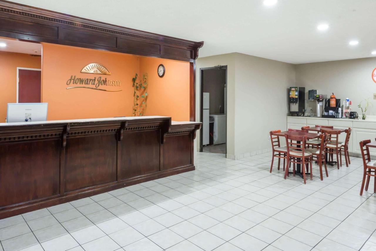 Howard Johnson By Wyndham Iowa La 外观 照片